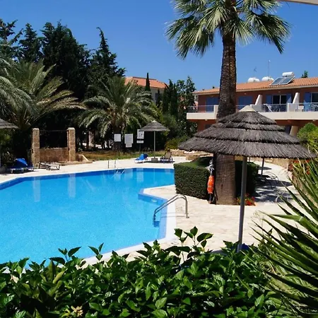 2 Bedroom Townhouse On Very Popular With Pool View בית נופש פאפוס